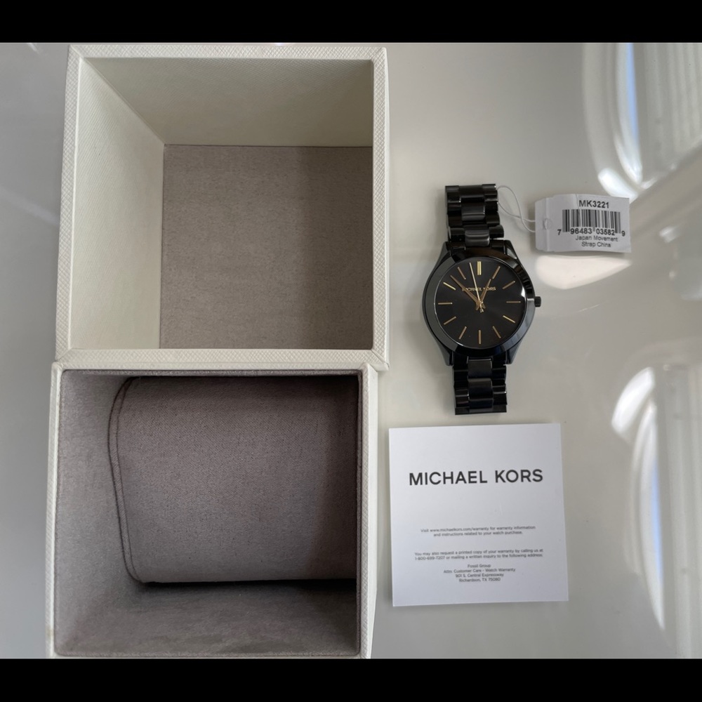 Michael Kors Women's Slim Runway Watch Black/Gold